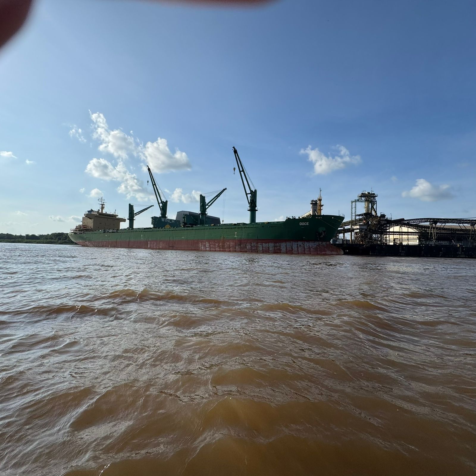 Visão panorâmica das operações de campo